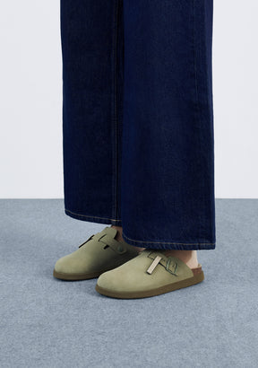 Vibe Clog Buckle Khaki