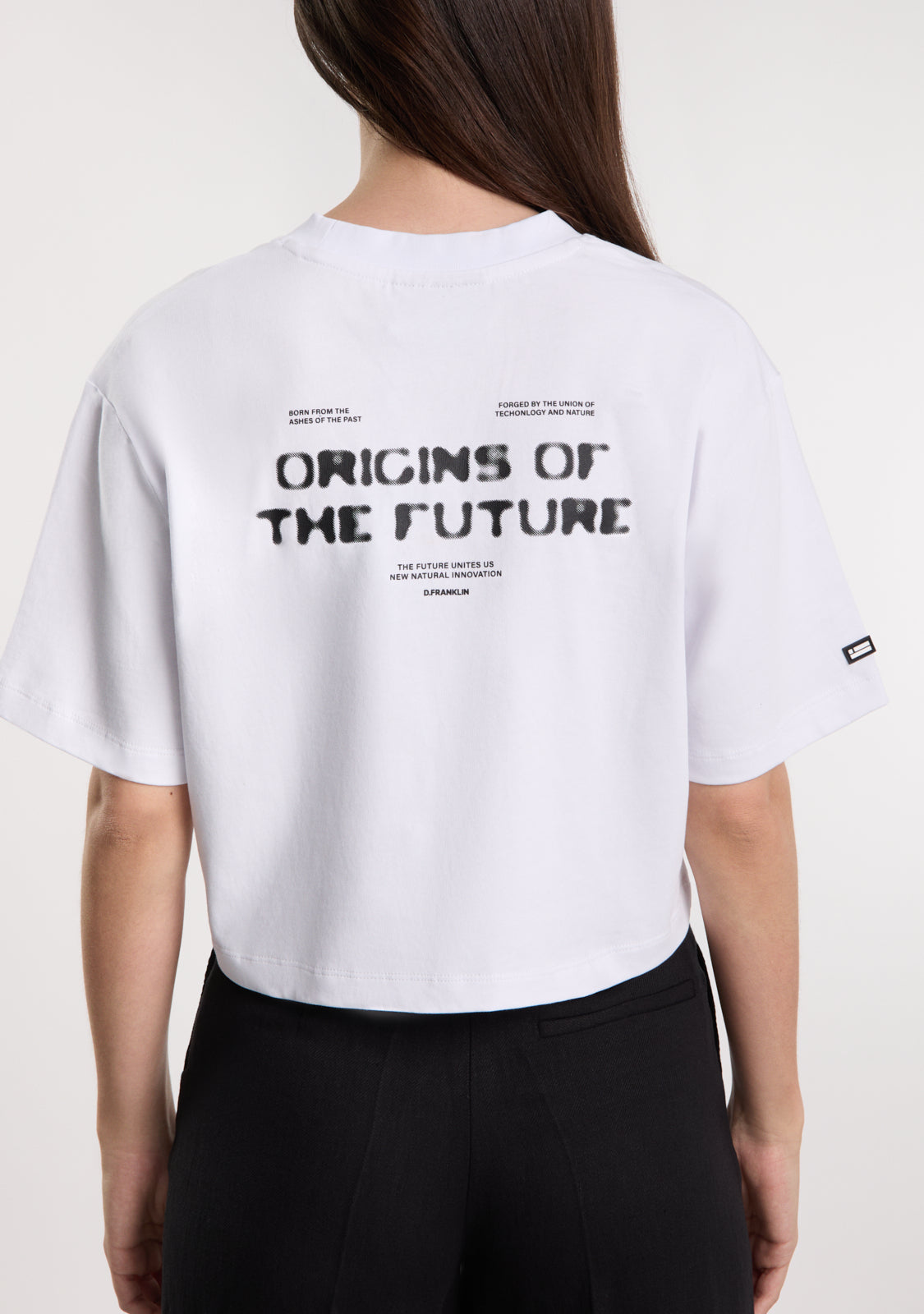 Origins Cropped T-Shirt White / Black